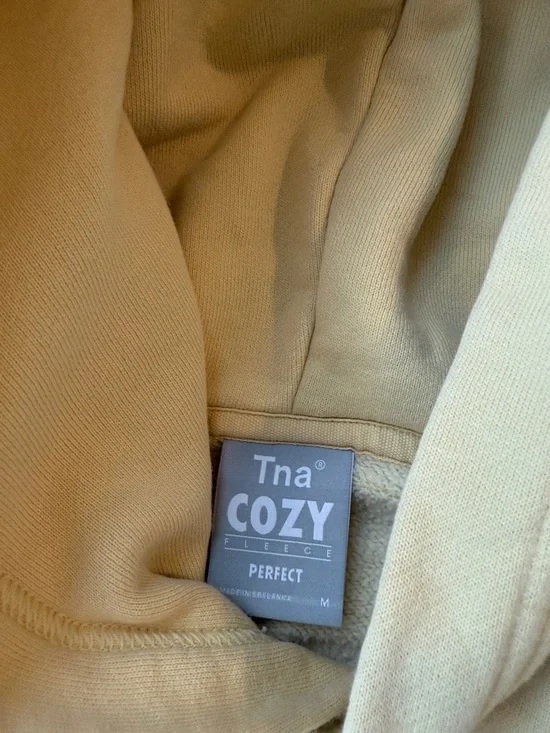 TNA Aritzia Sweat Set - Picture 10 of 10